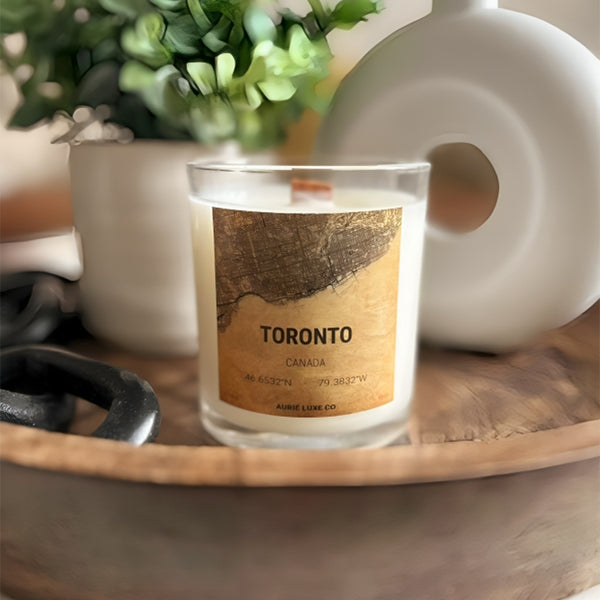 Toronto – Amber Scented Candle with Apple, Rose and Warm Woods